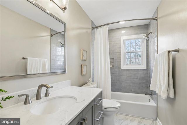 8407 STOCKADE DR, Alexandria, VA 22308