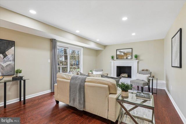 8407 STOCKADE DR, Alexandria, VA 22308