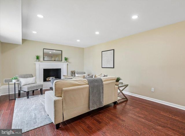 8407 STOCKADE DR, Alexandria, VA 22308