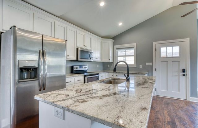 807 Clear Creek Rd, Pulaski, TN 38478