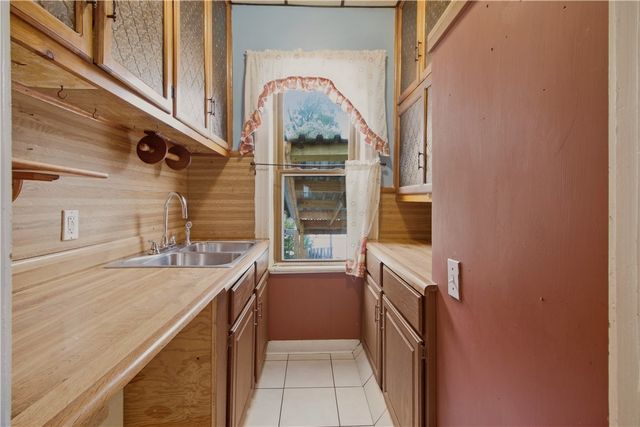 1003 Douglas Avenue, Providence, RI 02904