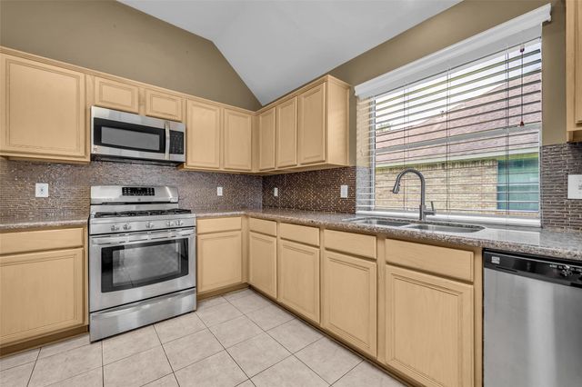 4109 Oak Point Drive, Pearland, TX 77581