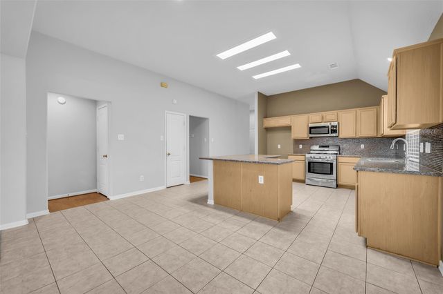 4109 Oak Point Drive, Pearland, TX 77581