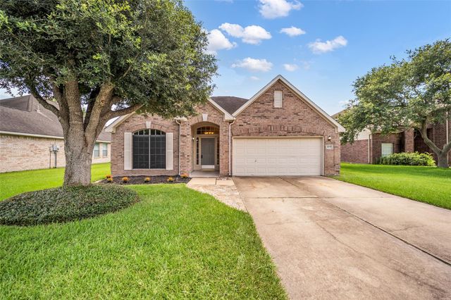 4109 Oak Point Drive, Pearland, TX 77581