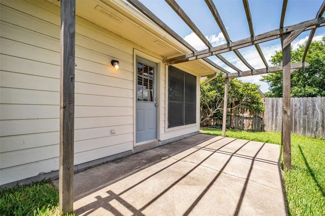 4109 Oak Point Drive, Pearland, TX 77581
