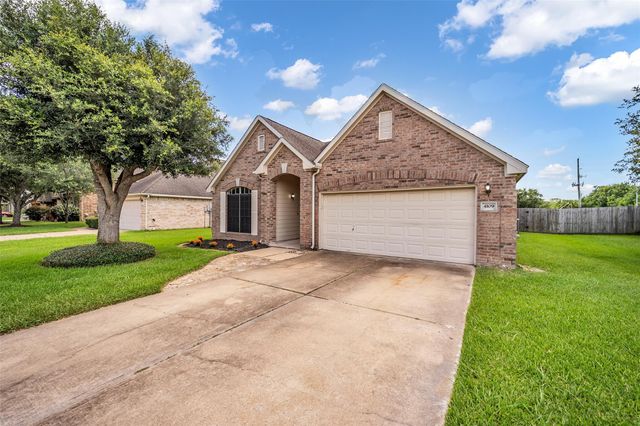 4109 Oak Point Drive, Pearland, TX 77581