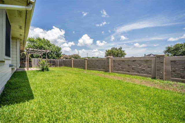 4109 Oak Point Drive, Pearland, TX 77581