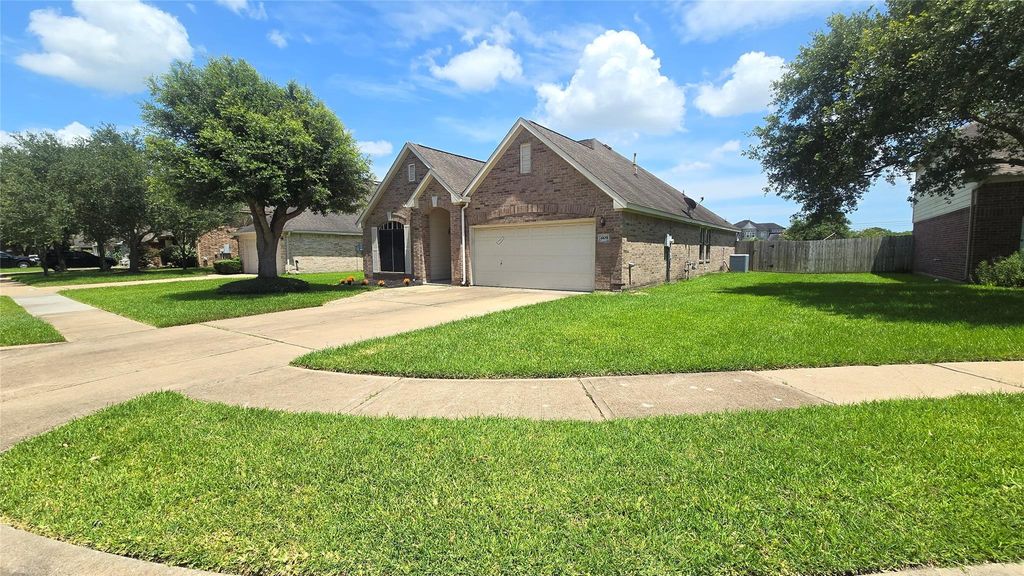 4109 Oak Point Drive, Pearland, TX 77581