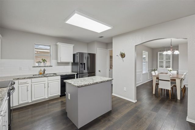9087 River Falls Drive, Fort Worth, TX 76118