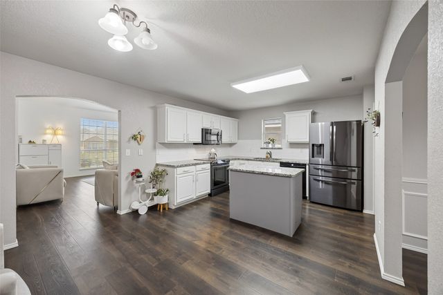 9087 River Falls Drive, Fort Worth, TX 76118