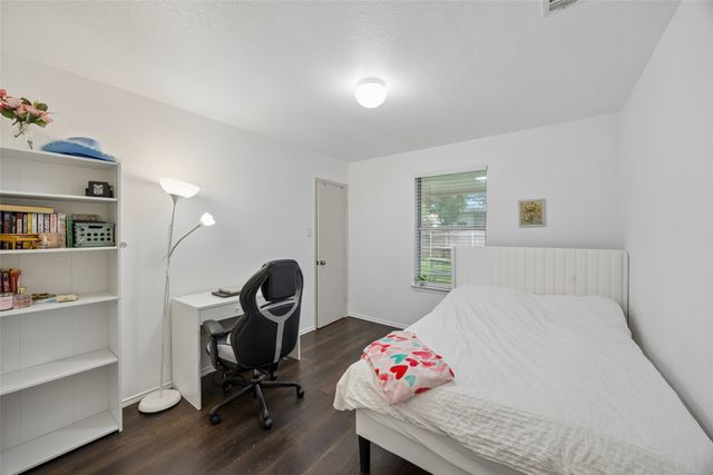 9087 River Falls Drive, Fort Worth, TX 76118