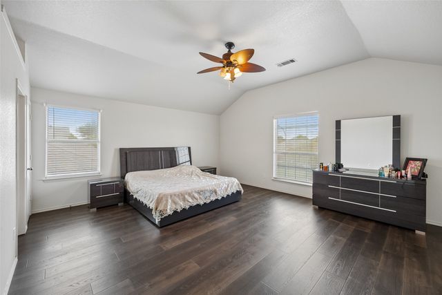 9087 River Falls Drive, Fort Worth, TX 76118