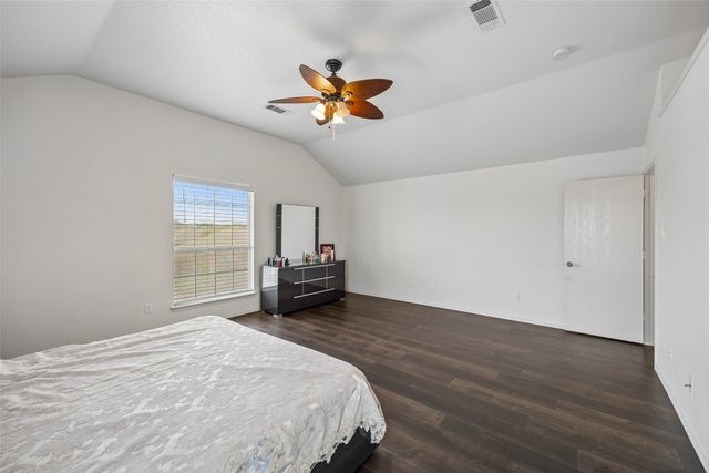 9087 River Falls Drive, Fort Worth, TX 76118