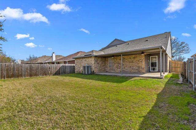 9087 River Falls Drive, Fort Worth, TX 76118