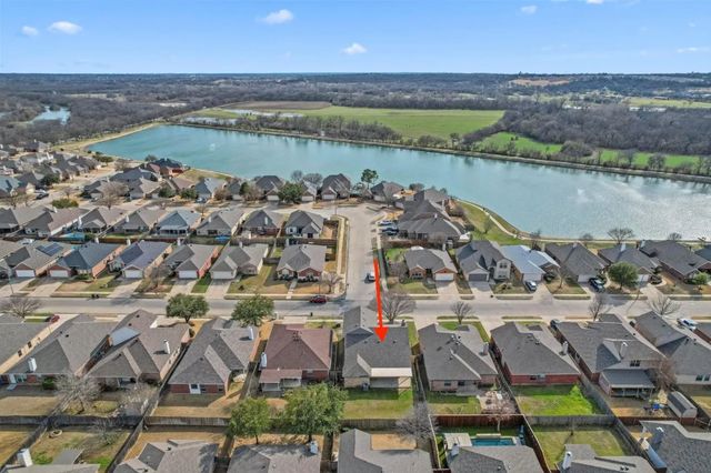 9087 River Falls Drive, Fort Worth, TX 76118