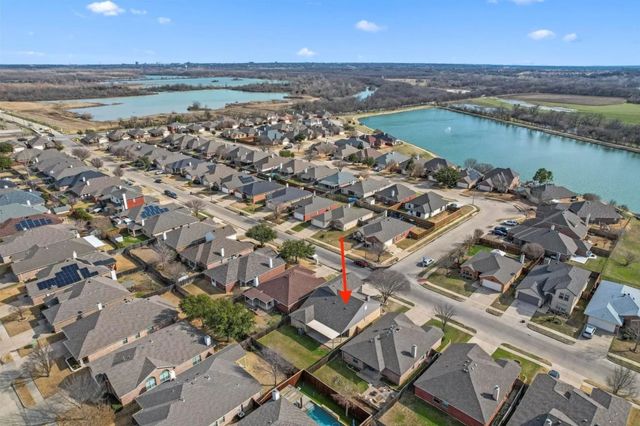 9087 River Falls Drive, Fort Worth, TX 76118