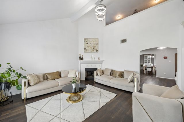9087 River Falls Drive, Fort Worth, TX 76118