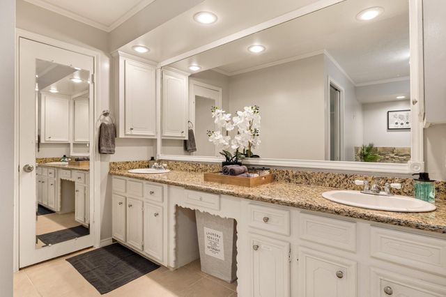 522 River Plantation Drive, Conroe, TX 77302