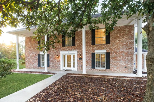 522 River Plantation Drive, Conroe, TX 77302