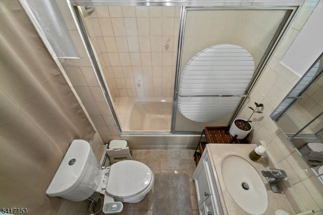 108 Jefferson Pl, Totowa Boro, NJ 07512