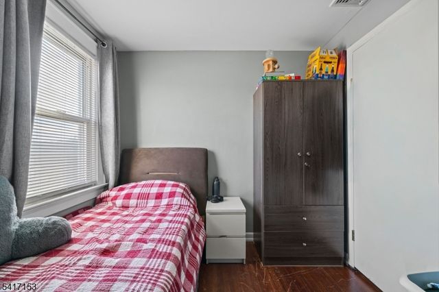 108 Jefferson Pl, Totowa Boro, NJ 07512