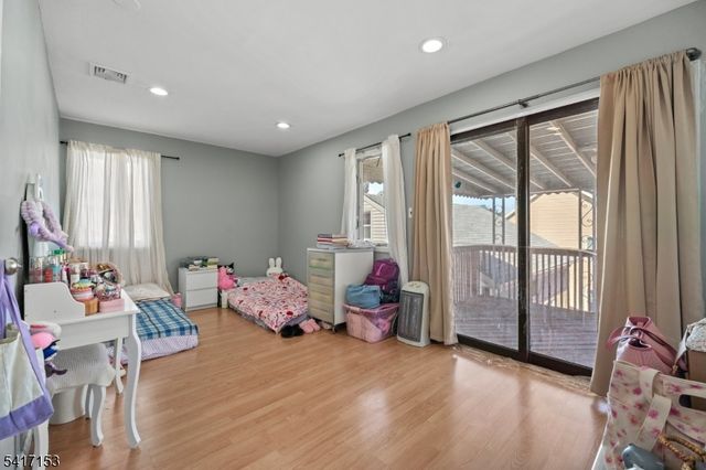 108 Jefferson Pl, Totowa Boro, NJ 07512