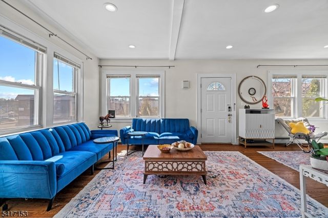 108 Jefferson Pl, Totowa Boro, NJ 07512