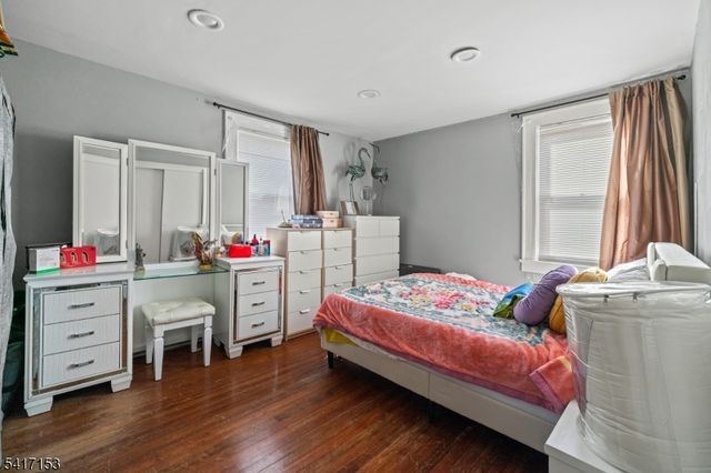 108 Jefferson Pl, Totowa Boro, NJ 07512