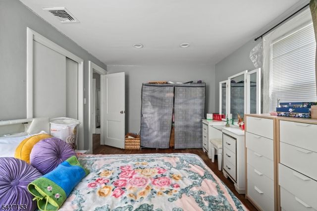 108 Jefferson Pl, Totowa Boro, NJ 07512