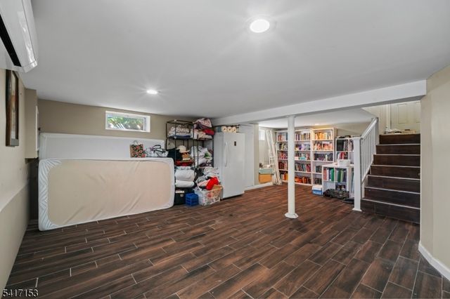 108 Jefferson Pl, Totowa Boro, NJ 07512