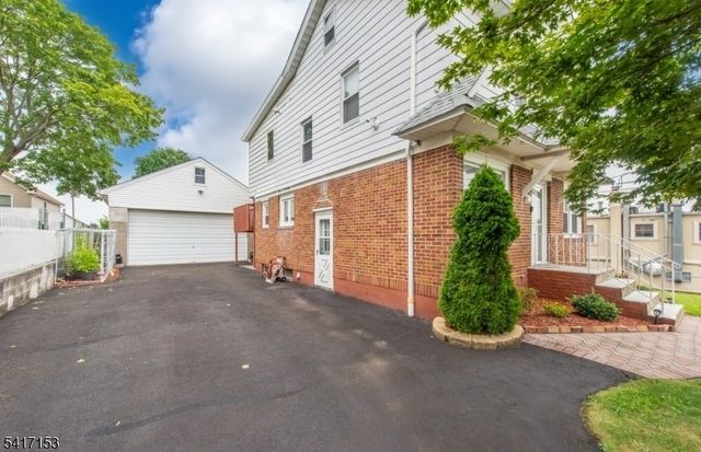 108 Jefferson Pl, Totowa Boro, NJ 07512