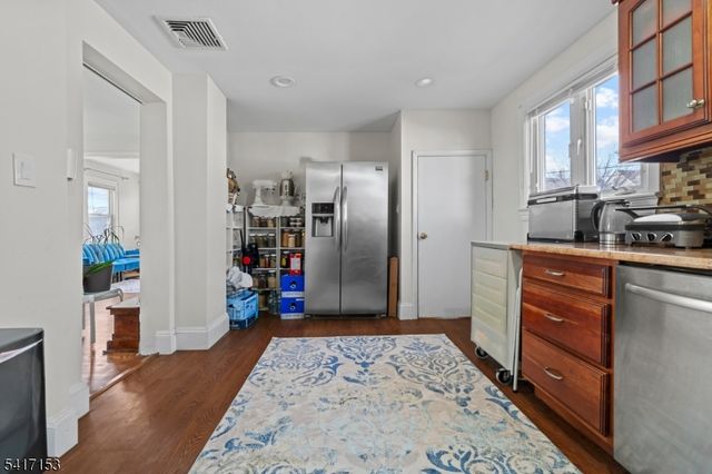 108 Jefferson Pl, Totowa Boro, NJ 07512