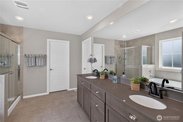32831 Ten Trails Parkway SE, Black Diamond, WA 98010