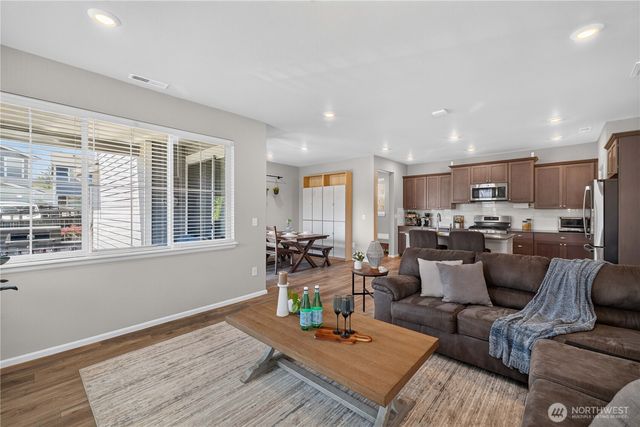 32831 Ten Trails Parkway SE, Black Diamond, WA 98010