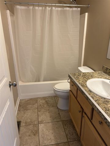 864 Carrier Creek Boulevard, Grand Rapids, MI 49503