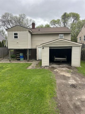 864 Carrier Creek Boulevard, Grand Rapids, MI 49503