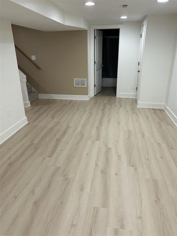 864 Carrier Creek Boulevard, Grand Rapids, MI 49503