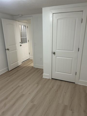 864 Carrier Creek Boulevard, Grand Rapids, MI 49503