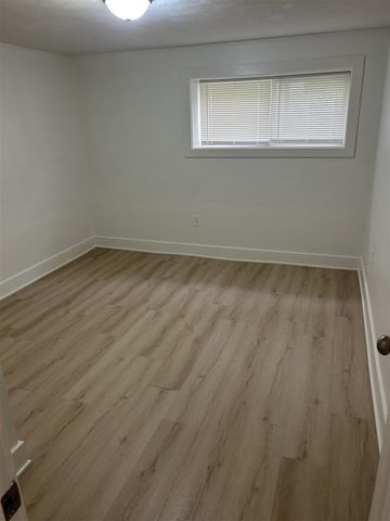 864 Carrier Creek Boulevard, Grand Rapids, MI 49503