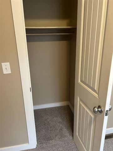 864 Carrier Creek Boulevard, Grand Rapids, MI 49503