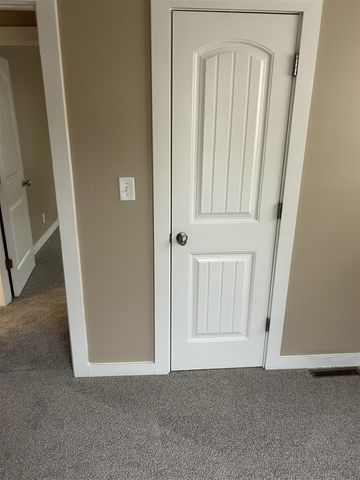 864 Carrier Creek Boulevard, Grand Rapids, MI 49503