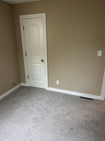 864 Carrier Creek Boulevard, Grand Rapids, MI 49503