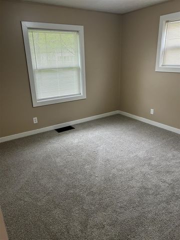 864 Carrier Creek Boulevard, Grand Rapids, MI 49503