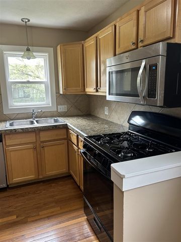 864 Carrier Creek Boulevard, Grand Rapids, MI 49503