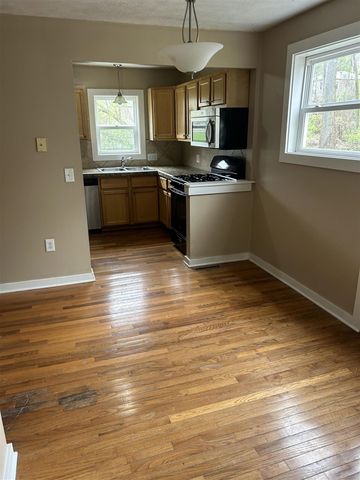864 Carrier Creek Boulevard, Grand Rapids, MI 49503
