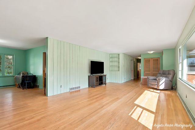315 N Timothy Lane, Mchenry, IL 60050