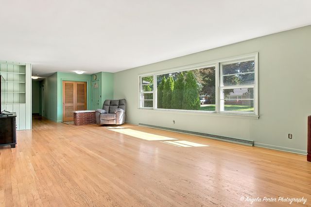 315 N Timothy Lane, Mchenry, IL 60050