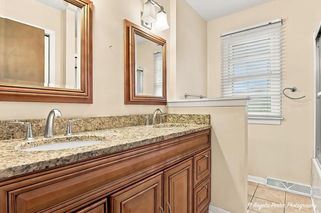 315 N Timothy Lane, Mchenry, IL 60050