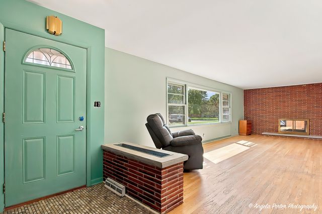 315 N Timothy Lane, Mchenry, IL 60050