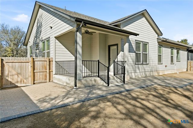 193 Waikakaaua Drive, Bastrop, TX 78602